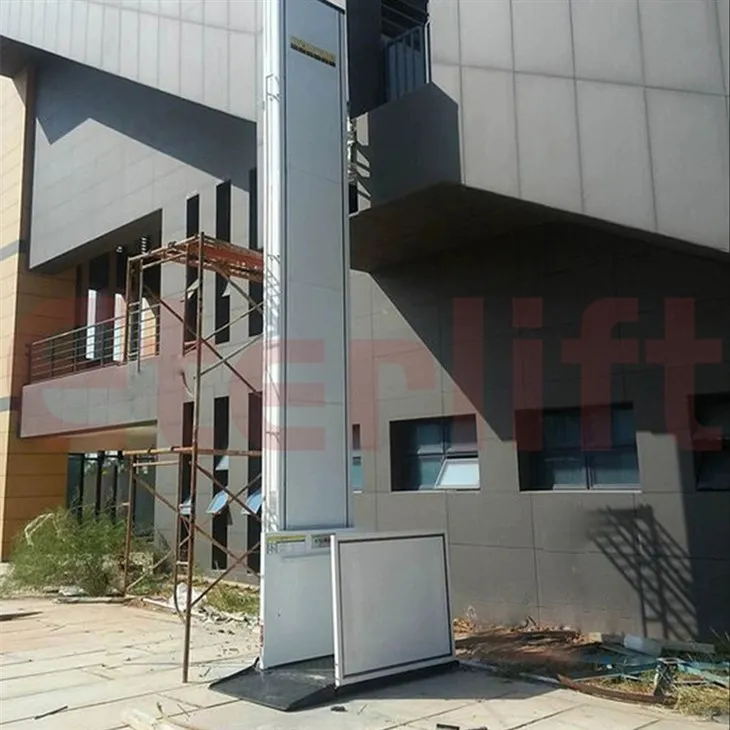 Neįgaliųjų vežimėlių keltuvas garažo laiptais